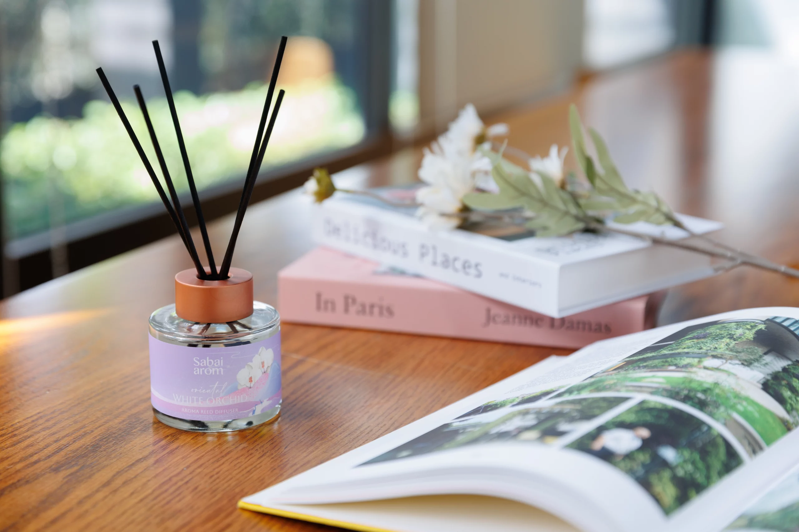 ก้านไม้หอมคืออะไร? ทำงานอย่างไร? รู้จักตัวช่วยปรับอากาศแบบธรรมชาติ 2 ก้านไม้หอมปรับอากาศในบ้านด้วยกลิ่นหอม